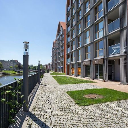 Unique Motlawa Riverbank Apartment Gdansk Exterior photo
