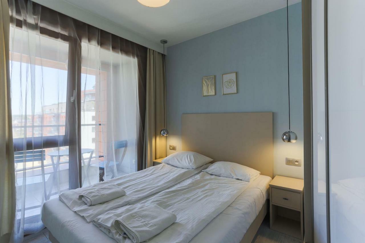 Unique Motlawa Riverbank Apartment Gdansk Exterior photo