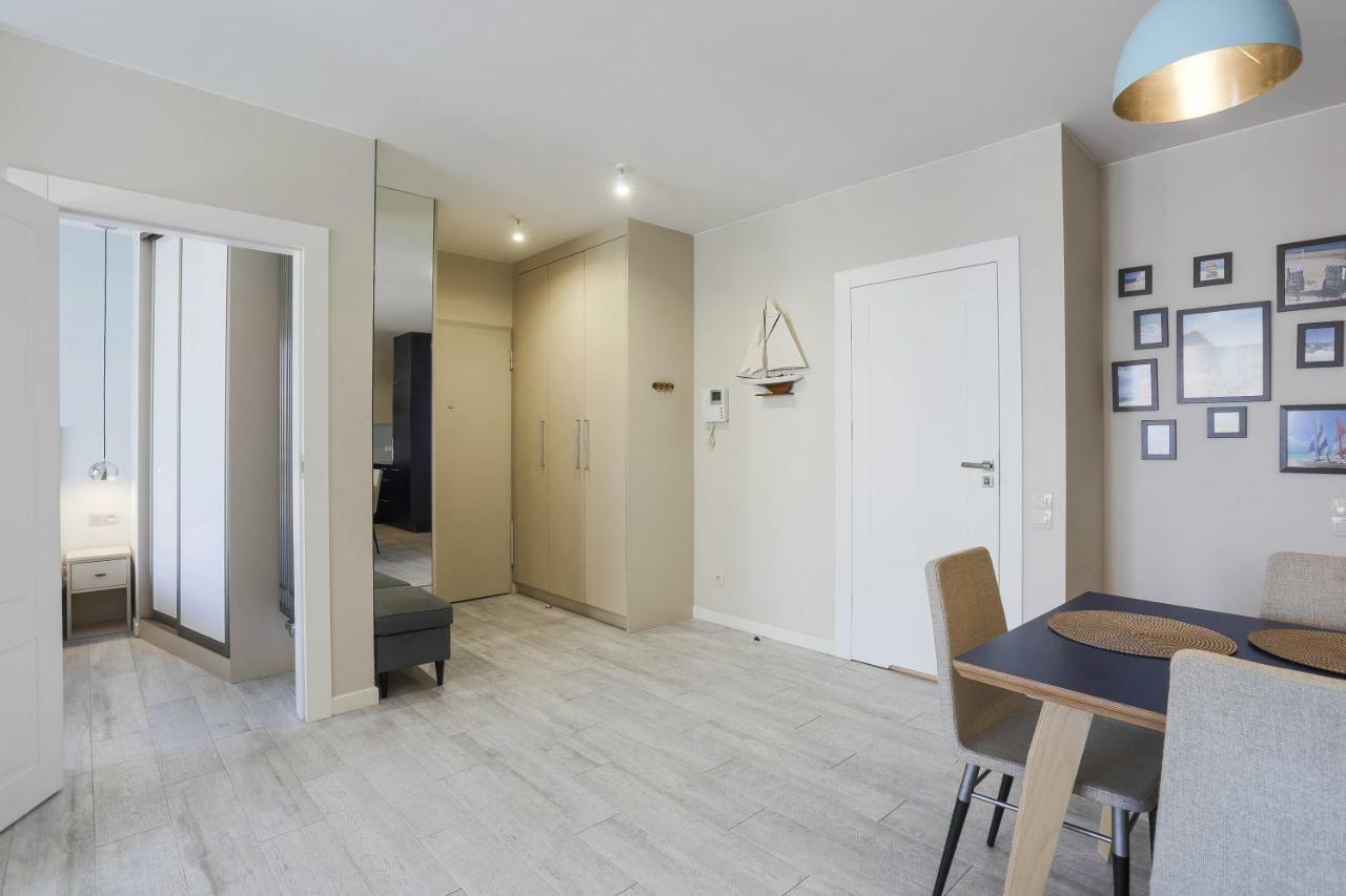 Unique Motlawa Riverbank Apartment Gdansk Exterior photo